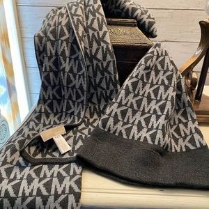 Unisex Michael Kors Logo Scarf and Cap